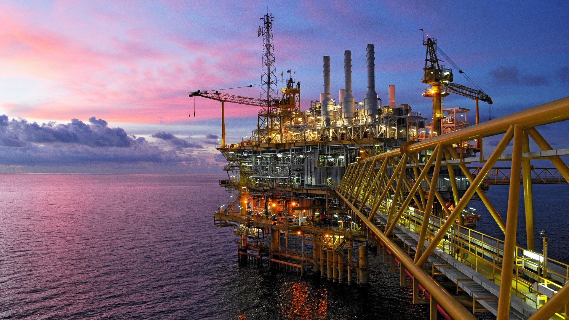 Brent oil for November delivery drops to $92.83