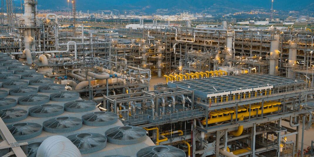 Sonatrach, Algeria’s State Energy Company, Secures $800 Million Contract for Oil and Gas Projects