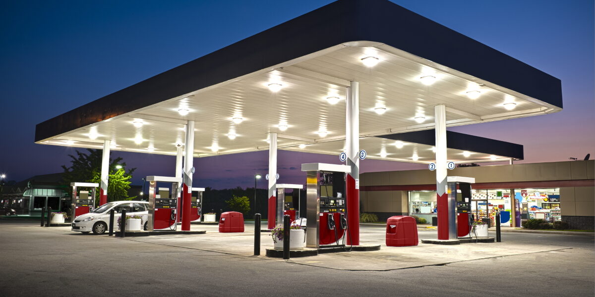 Disabled 50 fuel stations in Uíge