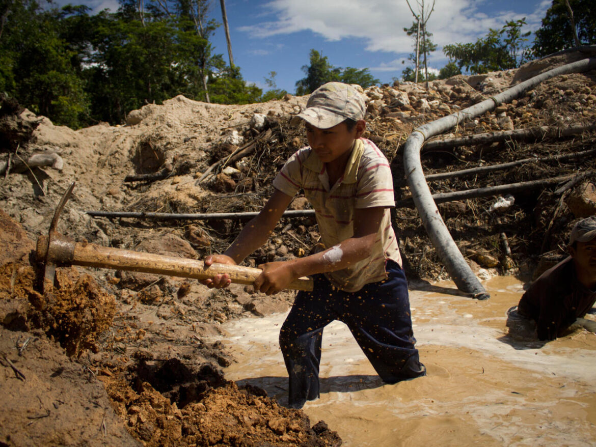 Govt to Criminalize Illegal Diamond Mining Amidst Growing “Garimpeiros” Concerns