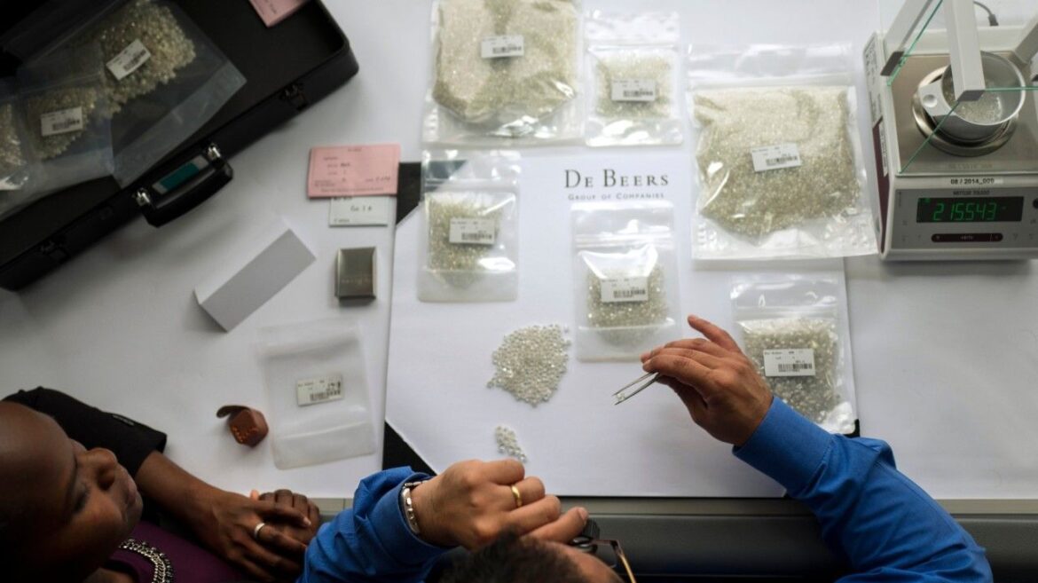 De Beers Sales Down but on Road to Rebound