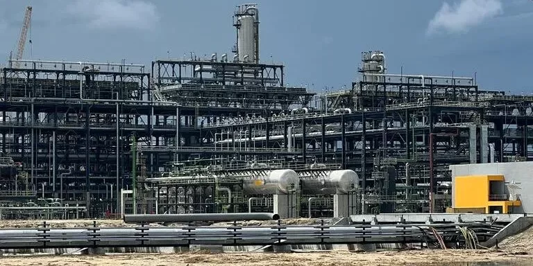 Dangote Refinery Seeks to Purchase 24 Million Barrels of US Crude