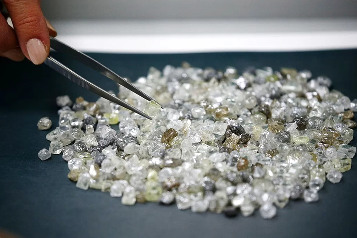 De Beers Looks to Long-Term Market Recovery Amid Drop in Sales