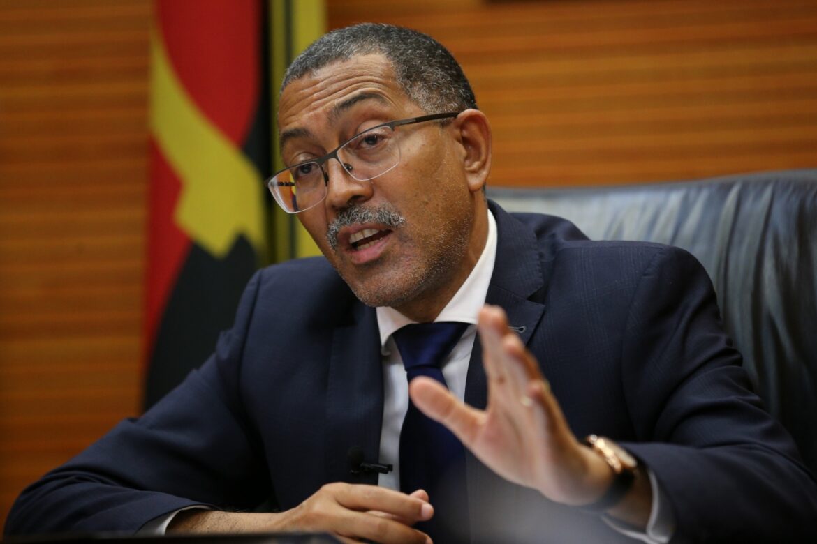 Diamantino Azevedo Calls for Increased Investment in Angola’s Mineral Resource Processing