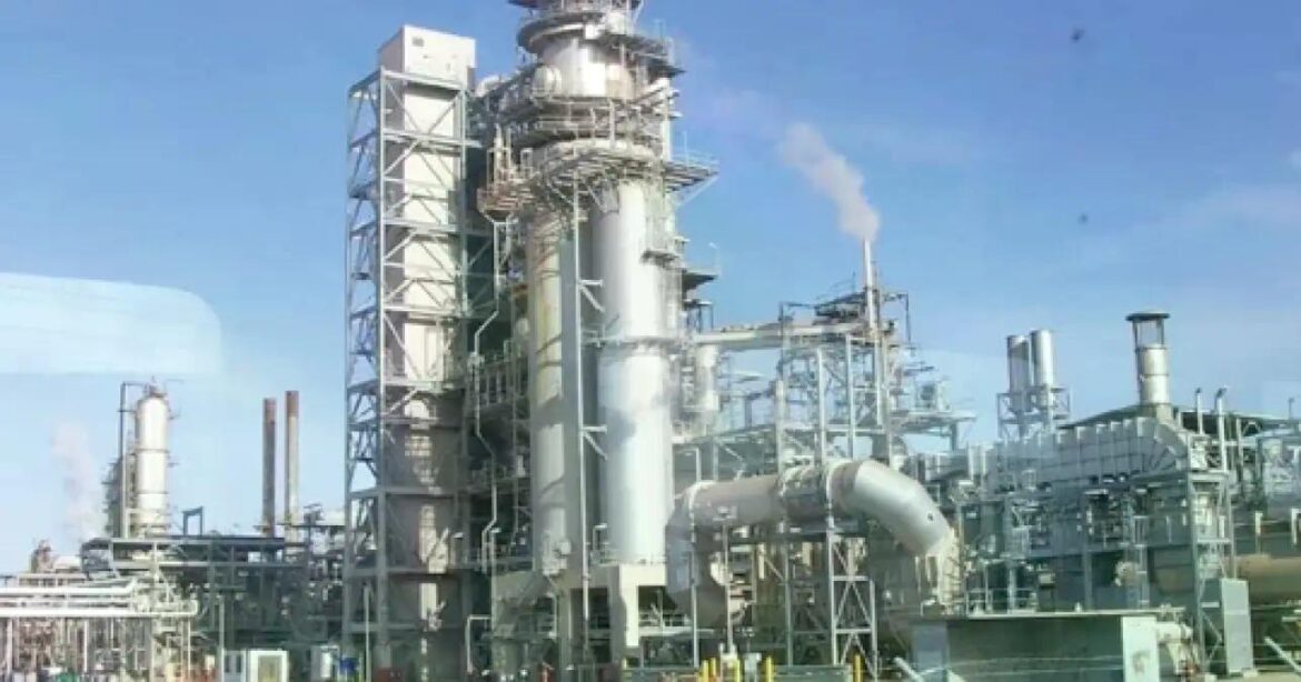 Dangote Refinery Negotiates Crude Imports to Overcome Supply Challenges