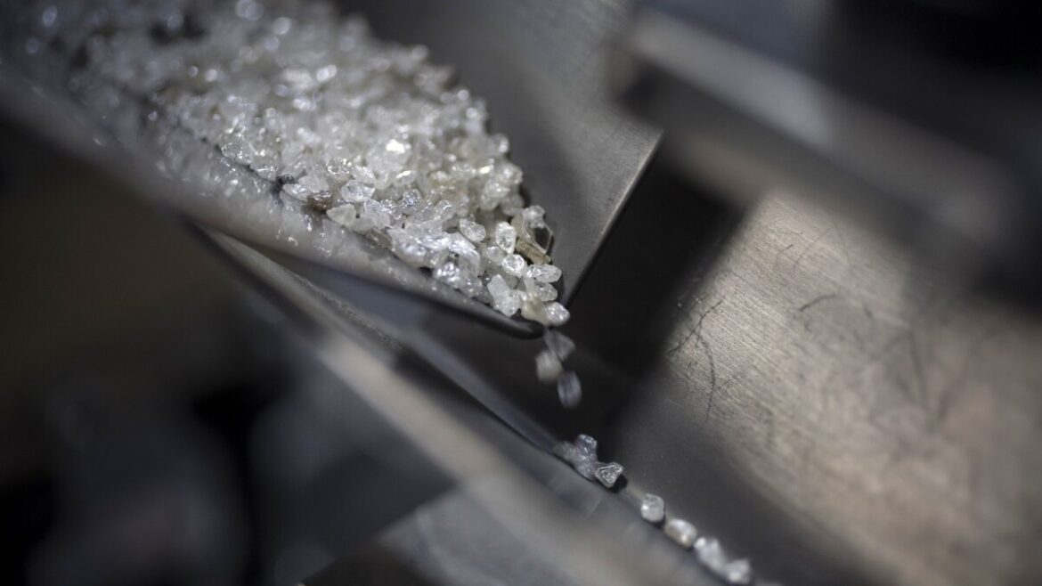 Russia Surpasses Botswana in Diamond Production Value Despite Sanctions