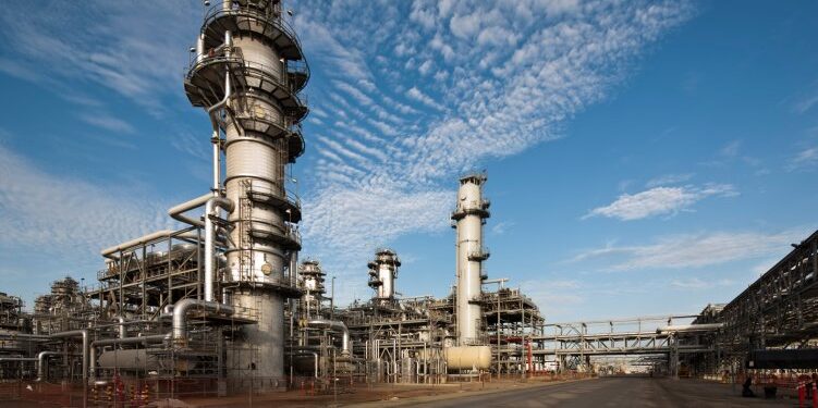 Angola Faces Refinery Financing Challenges but Stays Committed to Self-Sufficiency