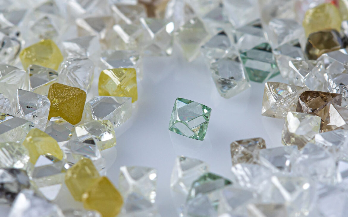 Angola’s Diamond Reserves Estimated at 732 Million Carats, Valued at $140 Billion