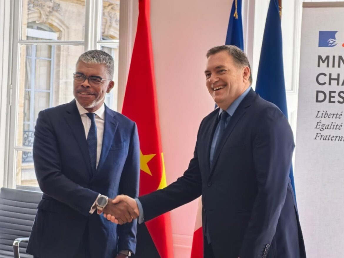 Angola and France Deepen Strategic Transport Cooperation in Paris