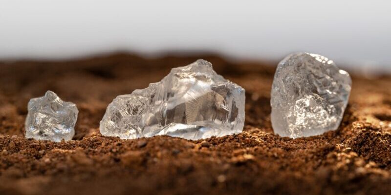 De Beeers Group and Endiama Discover News Kimberlite Field in Angola