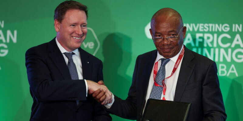 Angola Joins Bidders to Acquire Anglo American’s Stake in De Beers